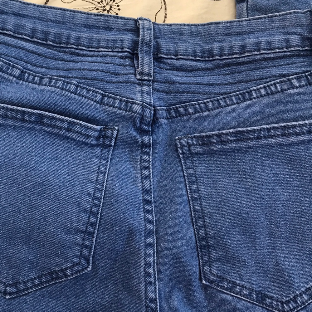 Jeans - Picture 2 of 4